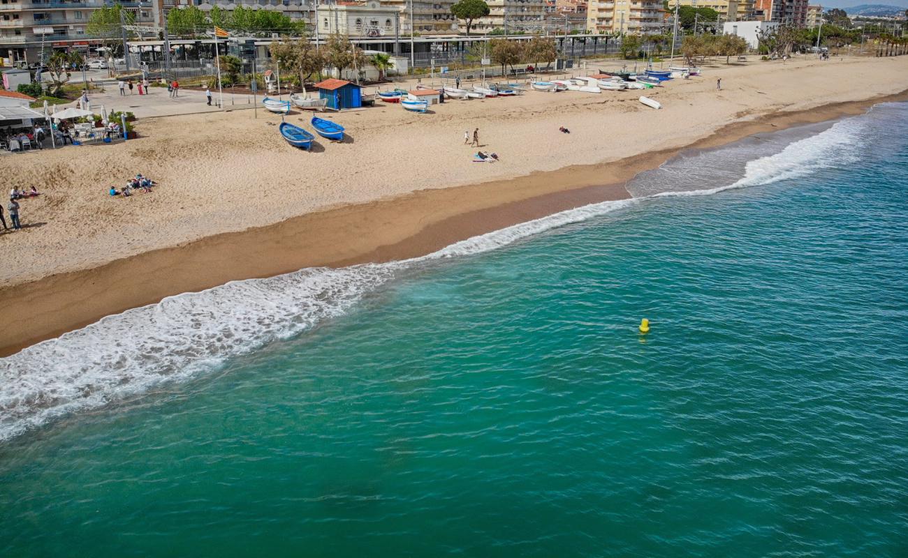 Photo de Platja dels Pescadors avec sable lumineux de surface