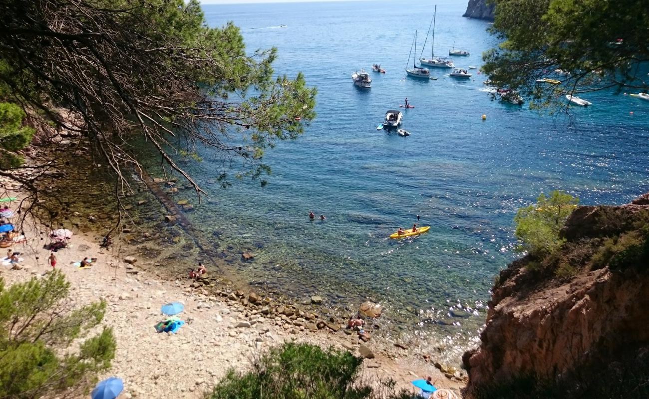 Photo de Plage de Giveroleta avec sable beige & pierres de surface
