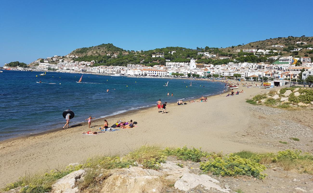 Photo de Port de la Selva avec sable brun de surface