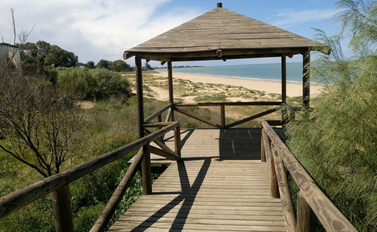 Photo de Playa Jara avec sable lumineux de surface