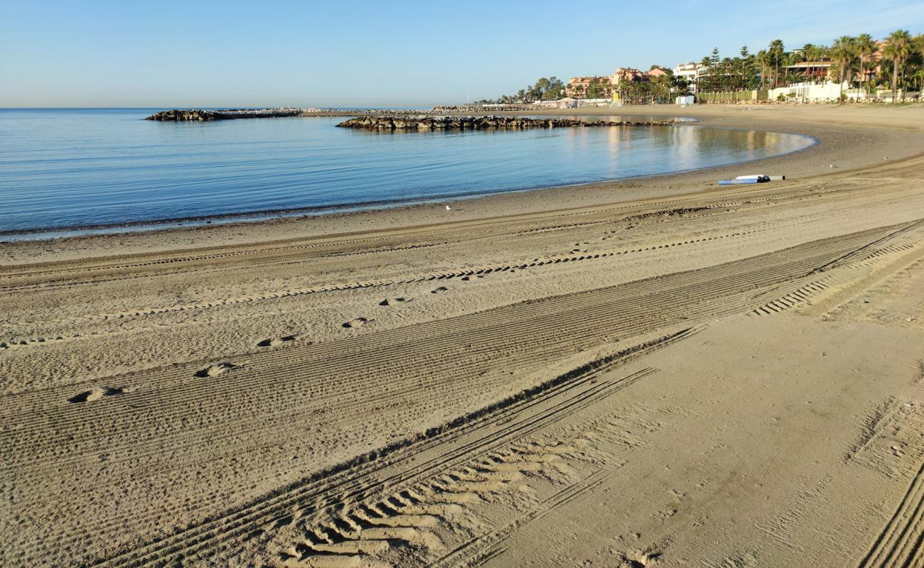 Photo de Playa el Rodeito avec sable gris de surface