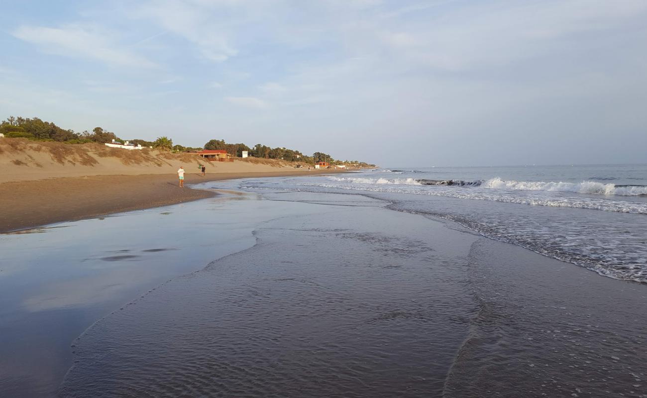 Photo de Playa del Rosario avec sable gris de surface