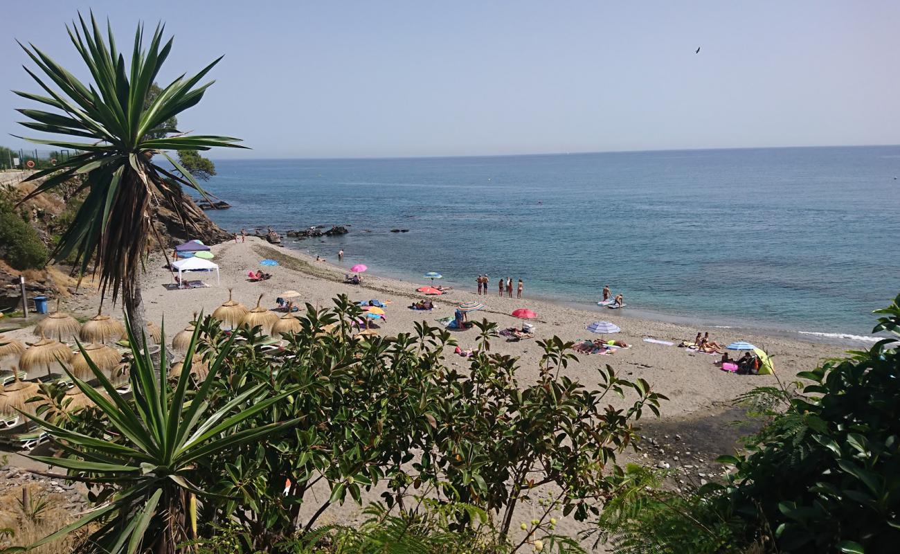 Photo de Playa de las Yucas avec sable gris de surface