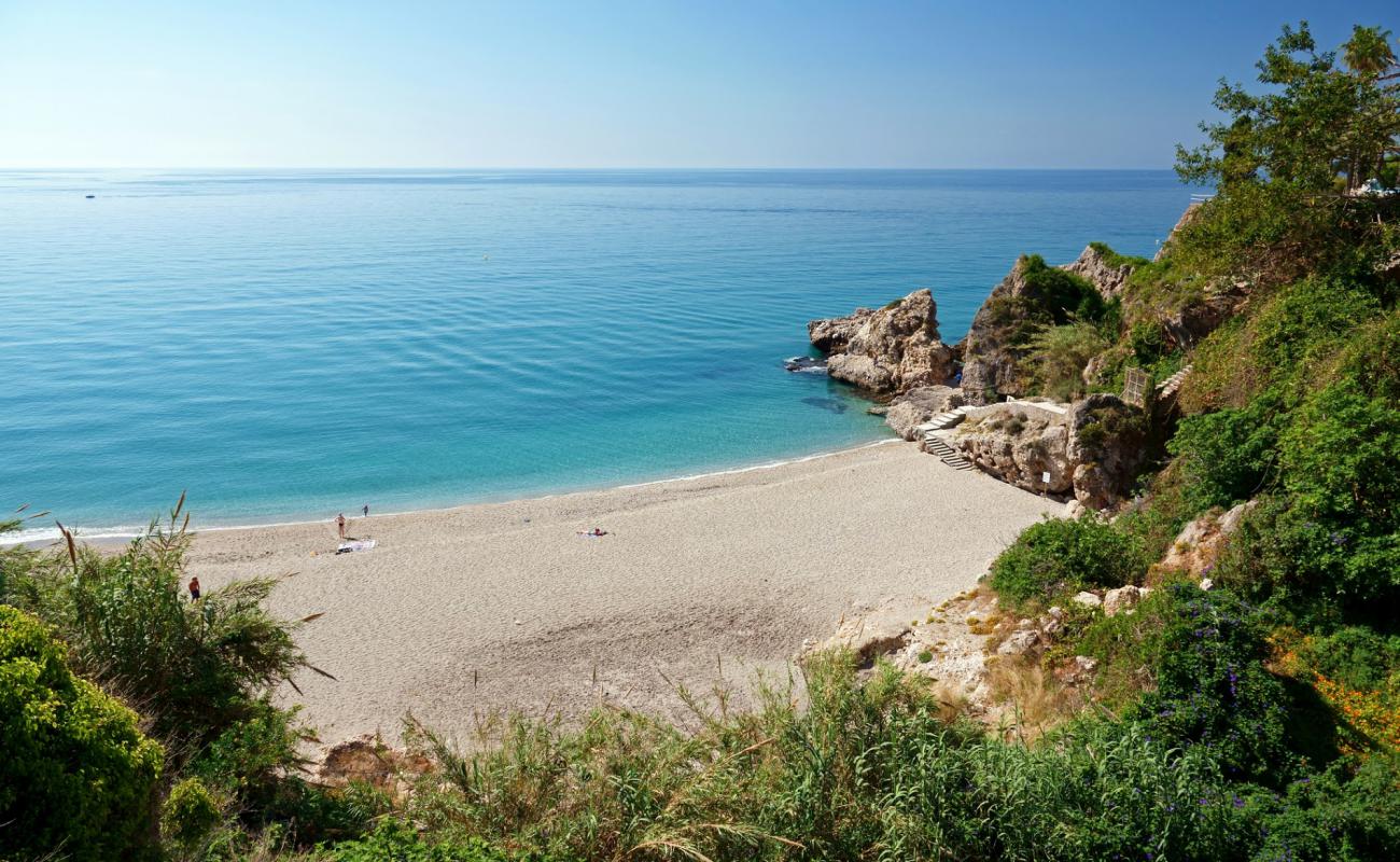 Photo de Plage de Burriana avec sable gris de surface