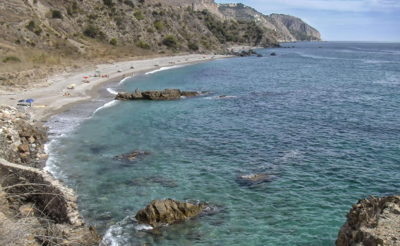 Photo de Playa de las Alberquillas situé dans une zone naturelle