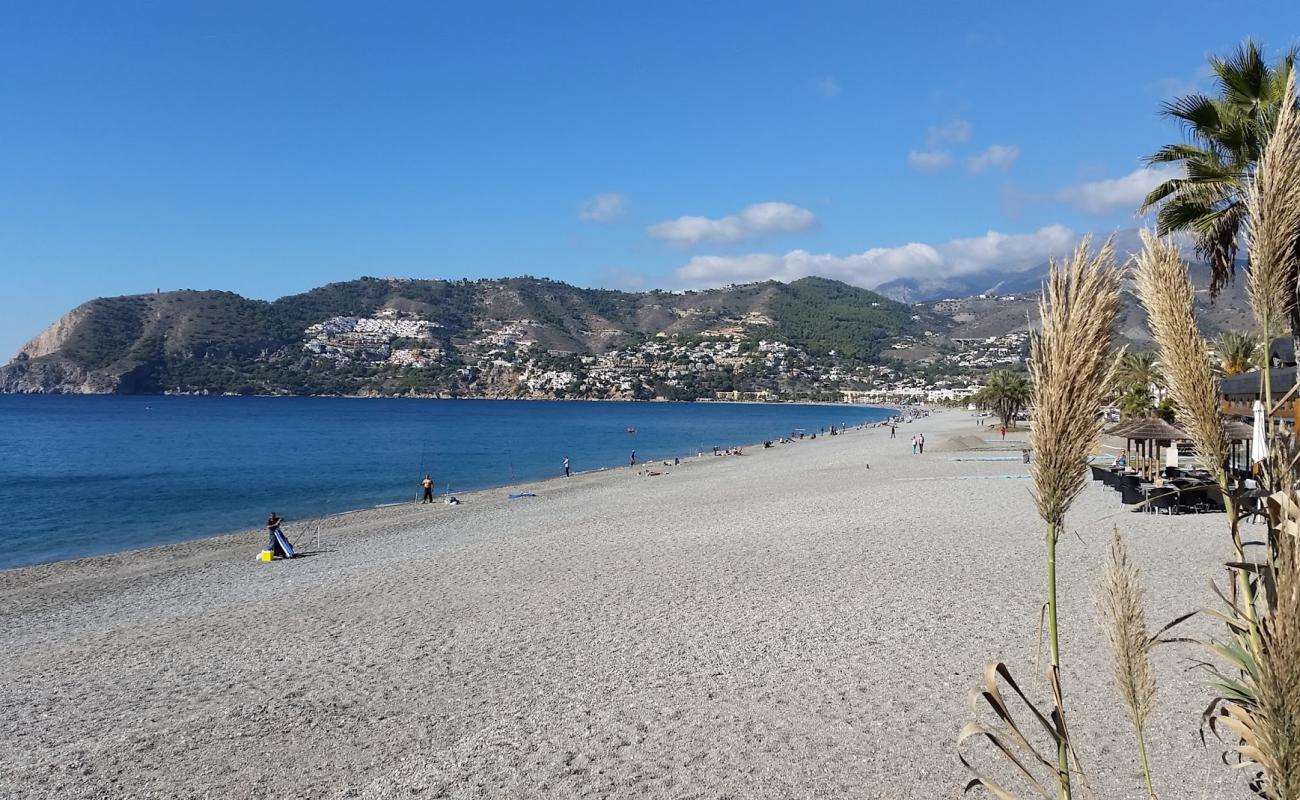 Photo de Plage de la Herradura avec caillou fin gris de surface