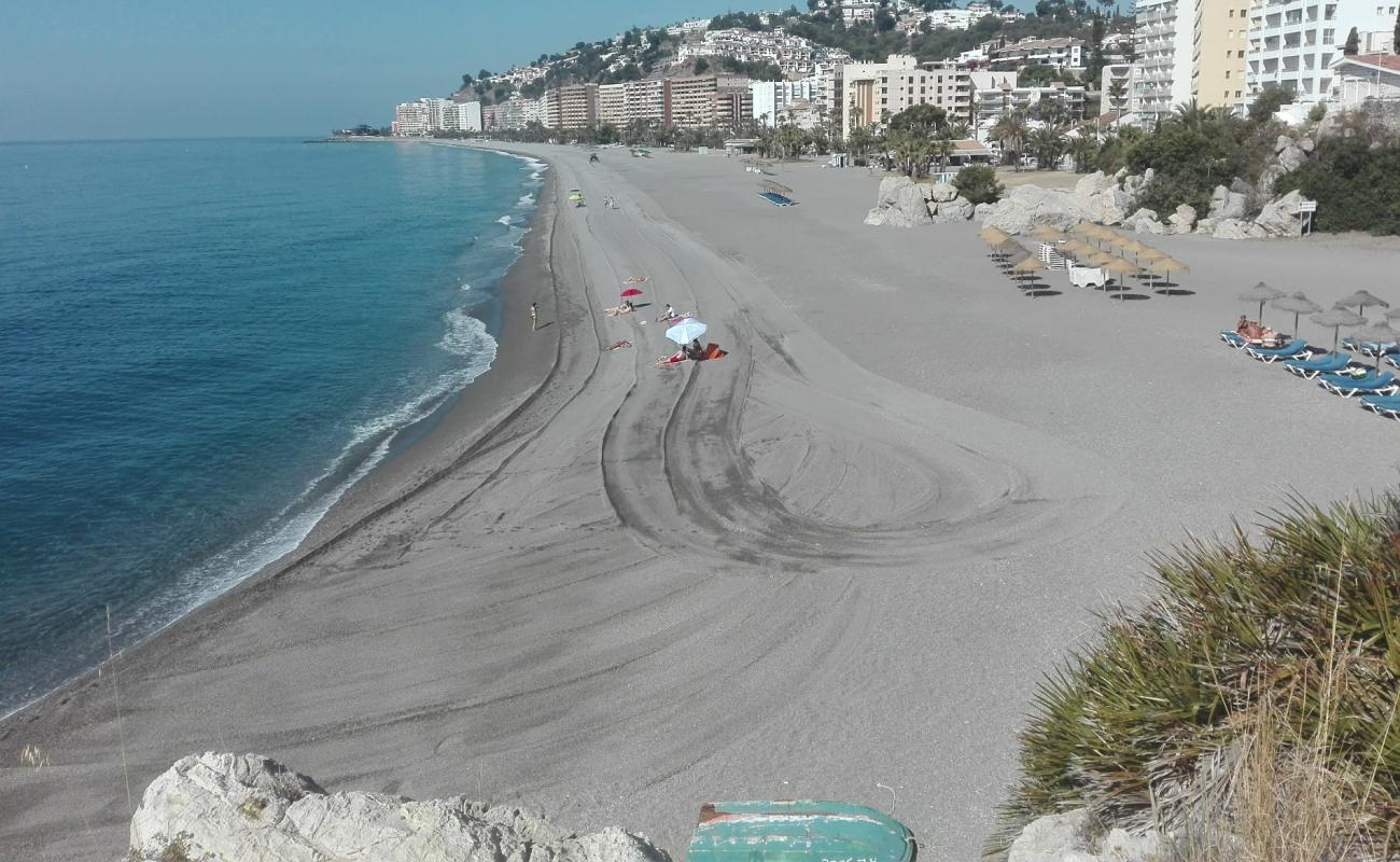 Photo de Playa de Velilla avec caillou fin gris de surface