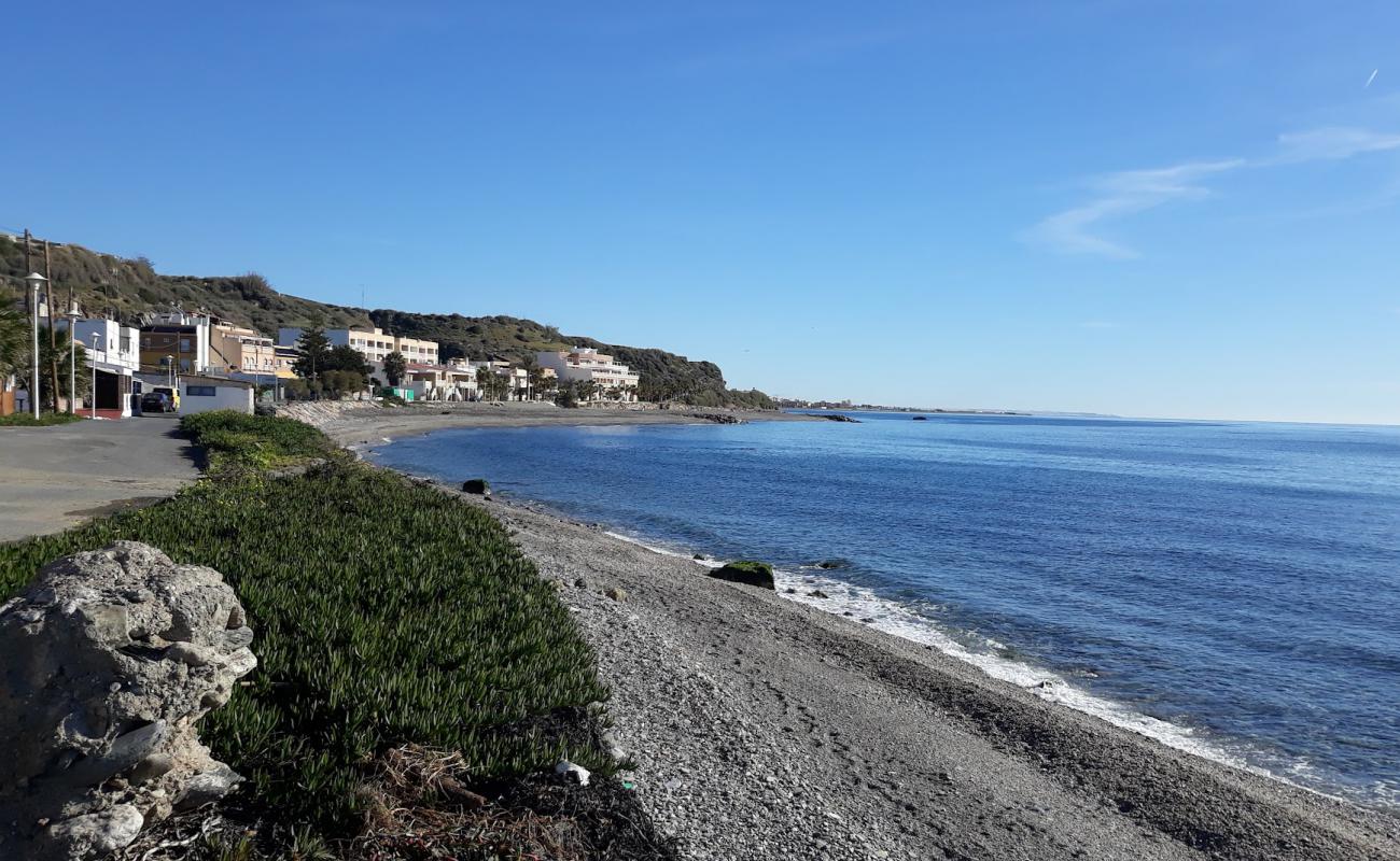 Photo de La Fuente del Ahijado Beach avec caillou gris de surface