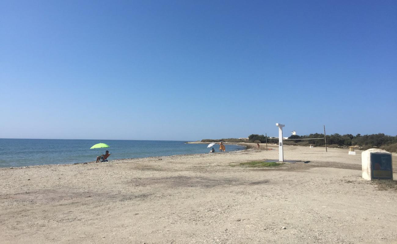 Photo de Playa de los Banos avec un niveau de propreté de partiellement propre