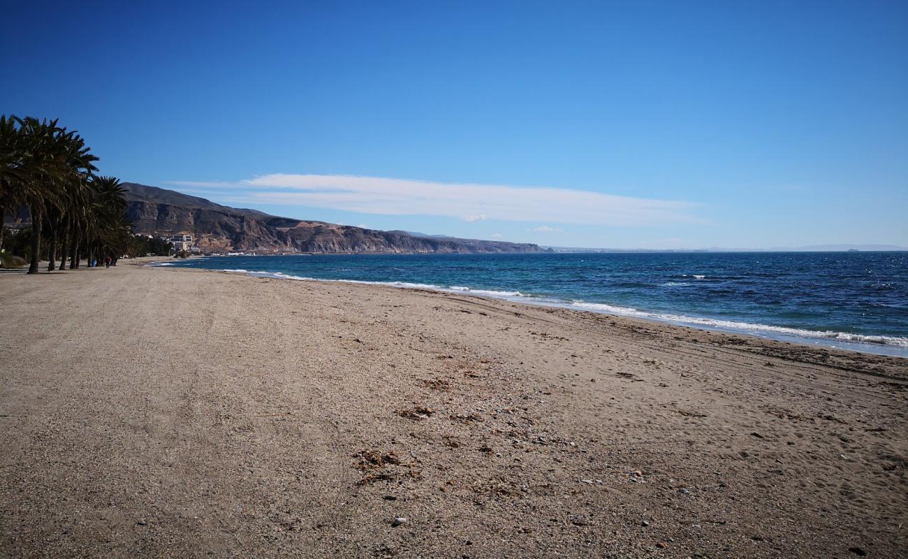 Photo de Playa los Bajos avec caillou fin clair de surface