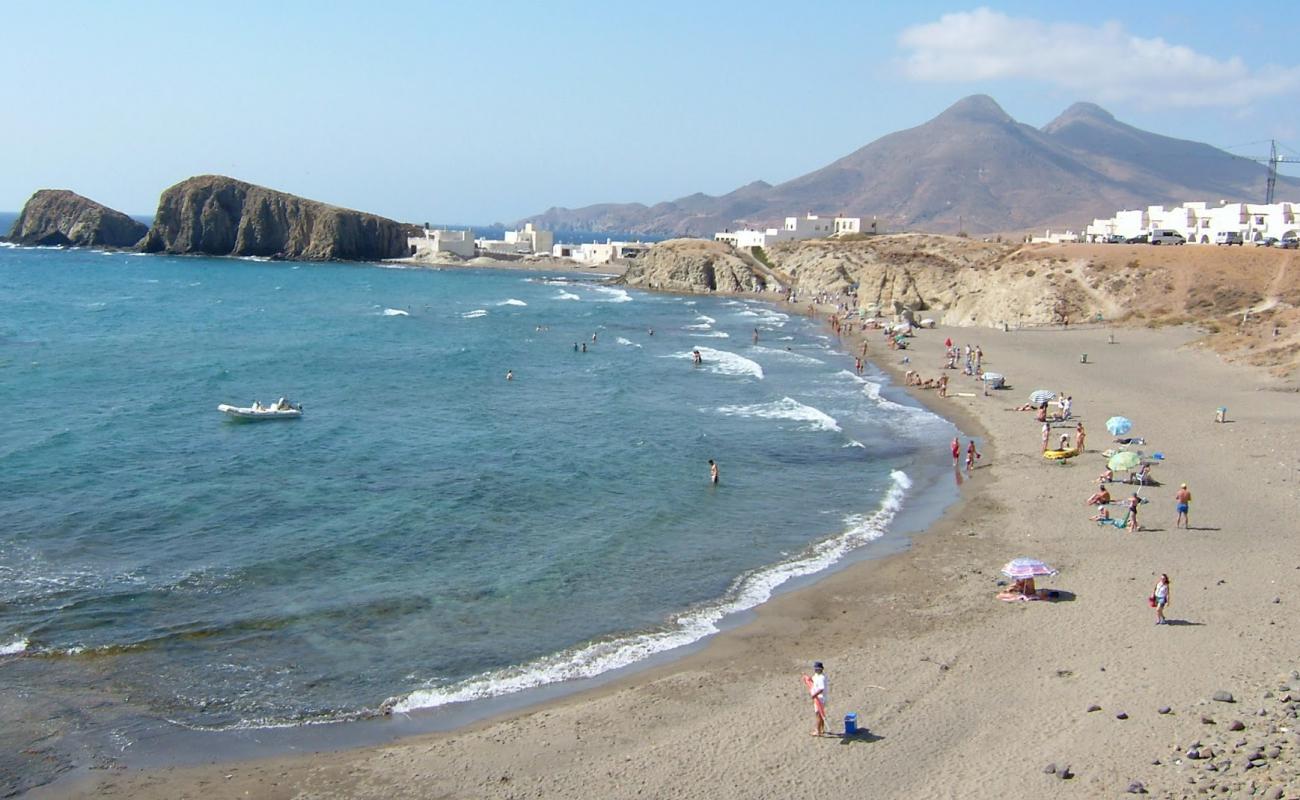 Photo de Playa del Penon Blanco avec sable gris de surface