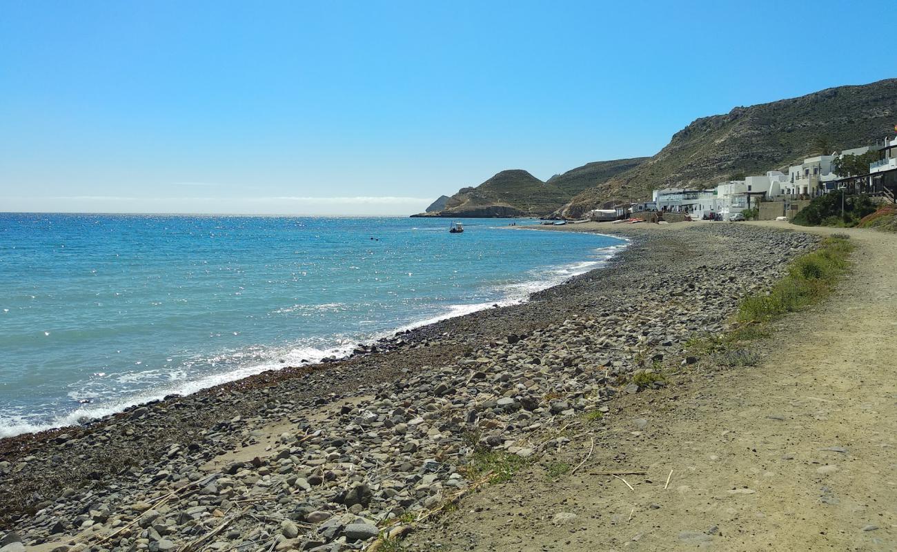 Photo de Playa de las Negras avec sable gris avec caillou de surface