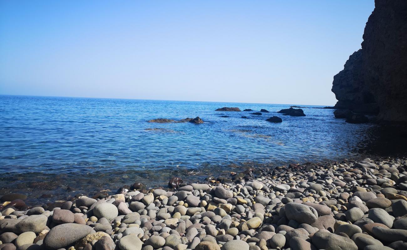 Photo de Cala los Mendrugos avec caillou gris de surface