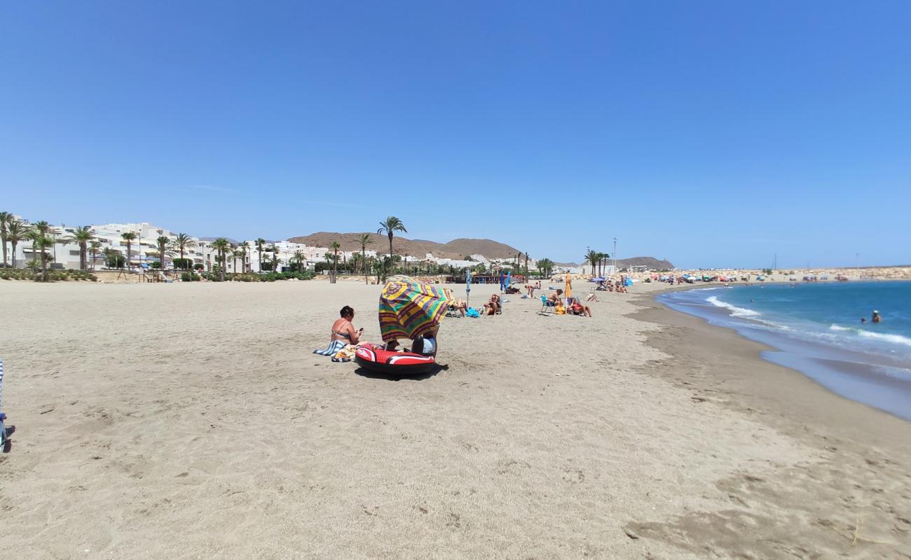 Photo de Playa de las Martinicas avec sable lumineux de surface