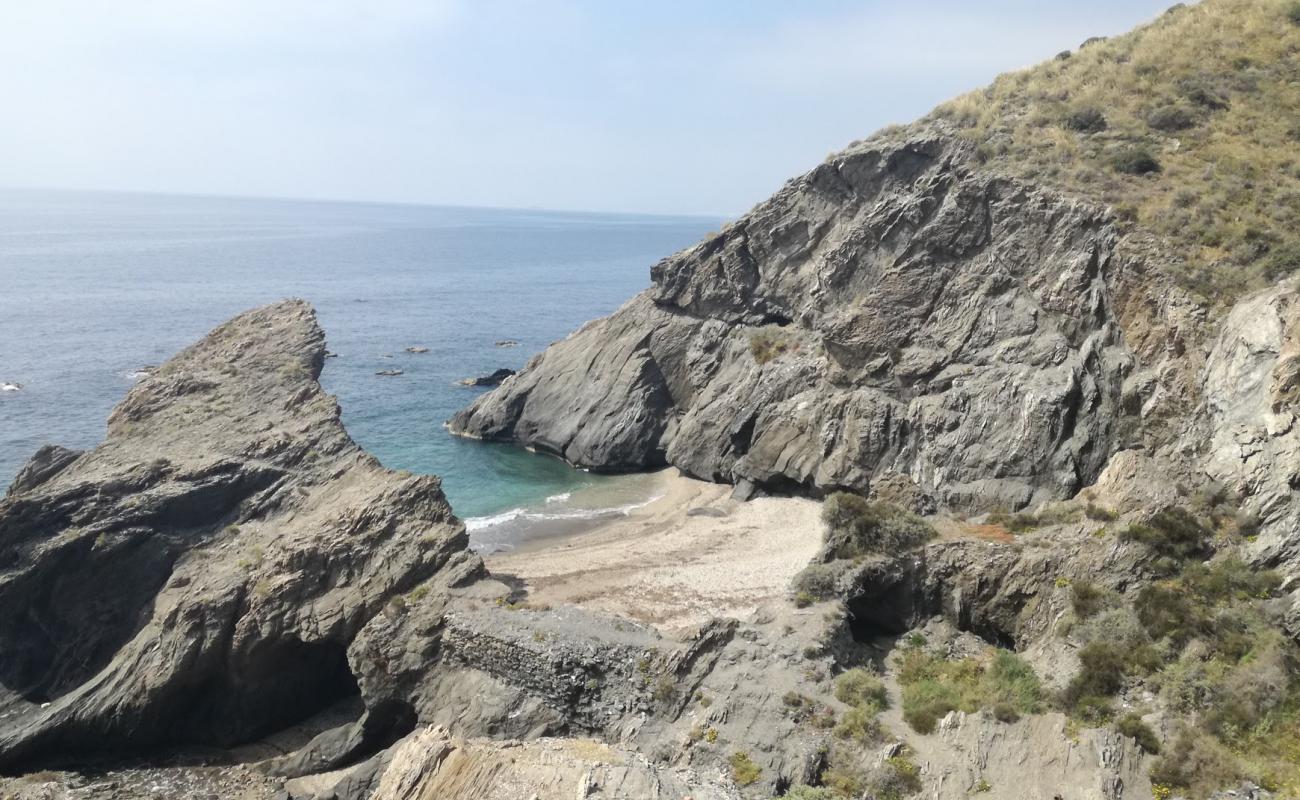 Photo de Cala Penon Cortado avec caillou fin gris de surface