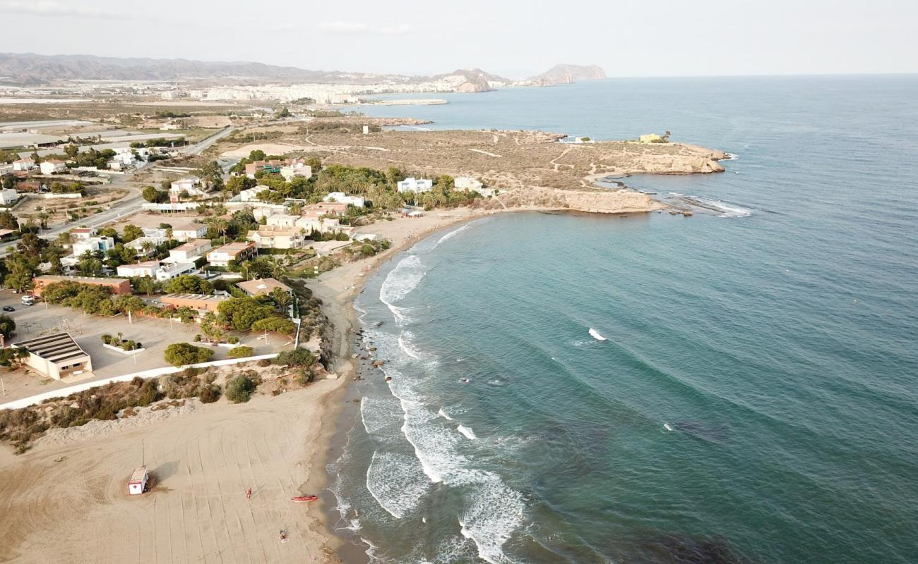 Photo de Calarreona beach avec sable lumineux de surface