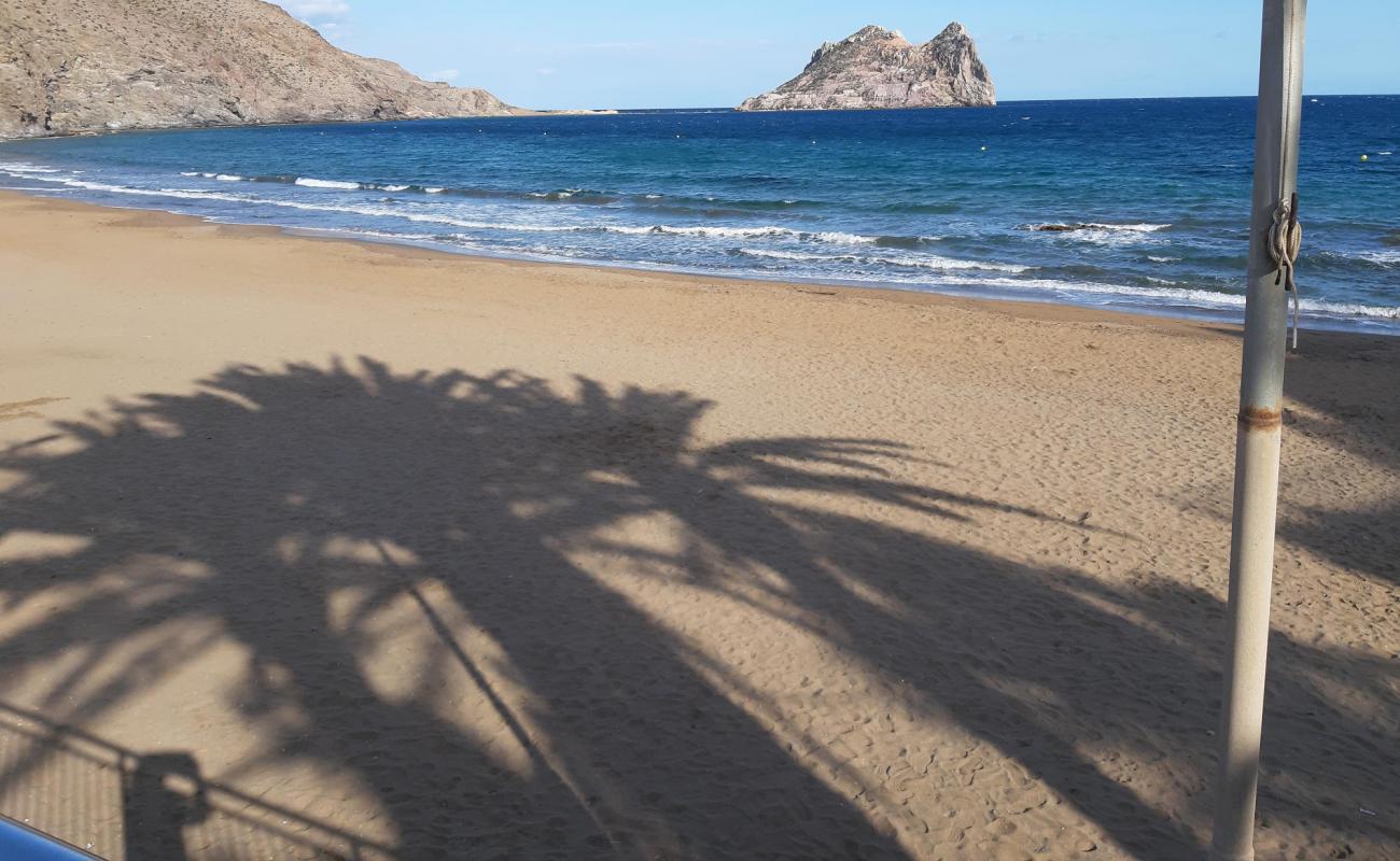 Photo de Playa El Hornillo avec sable brun de surface