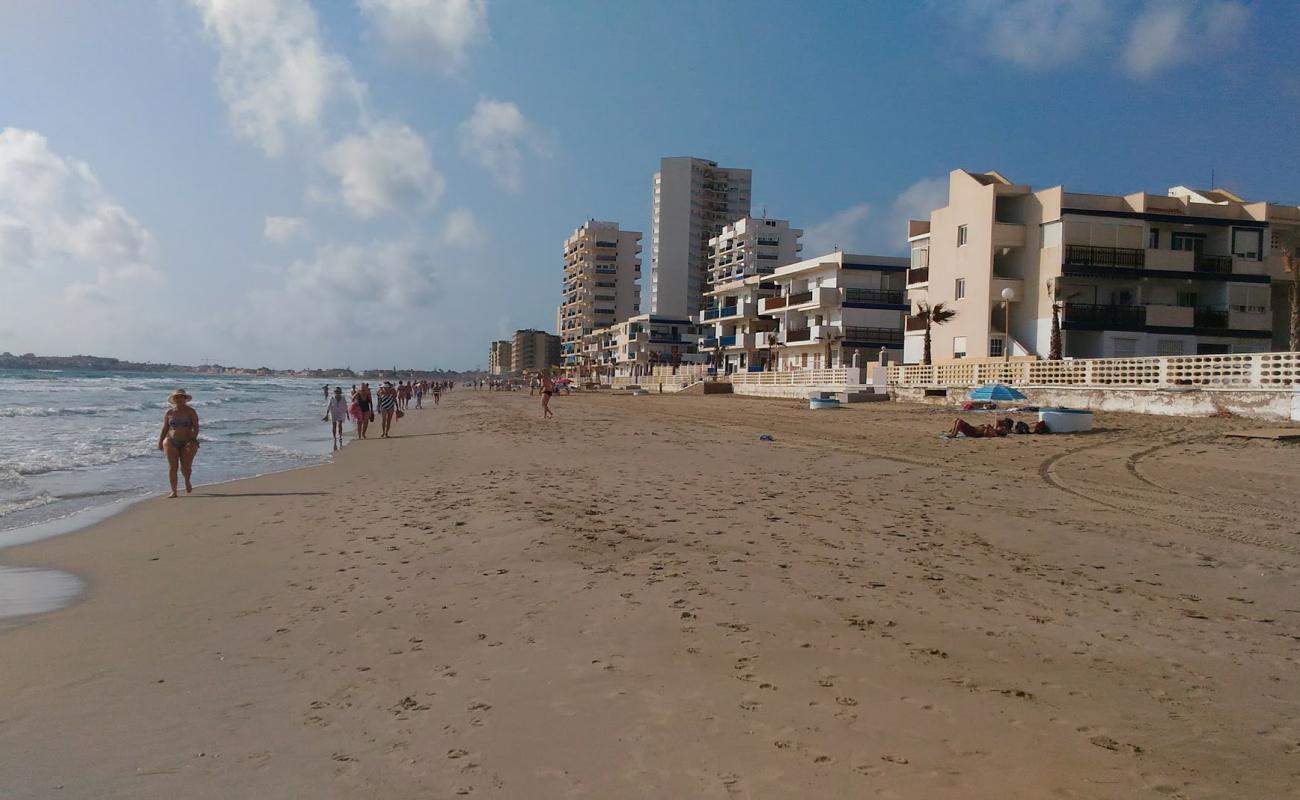 Photo de La Manga beach avec sable lumineux de surface