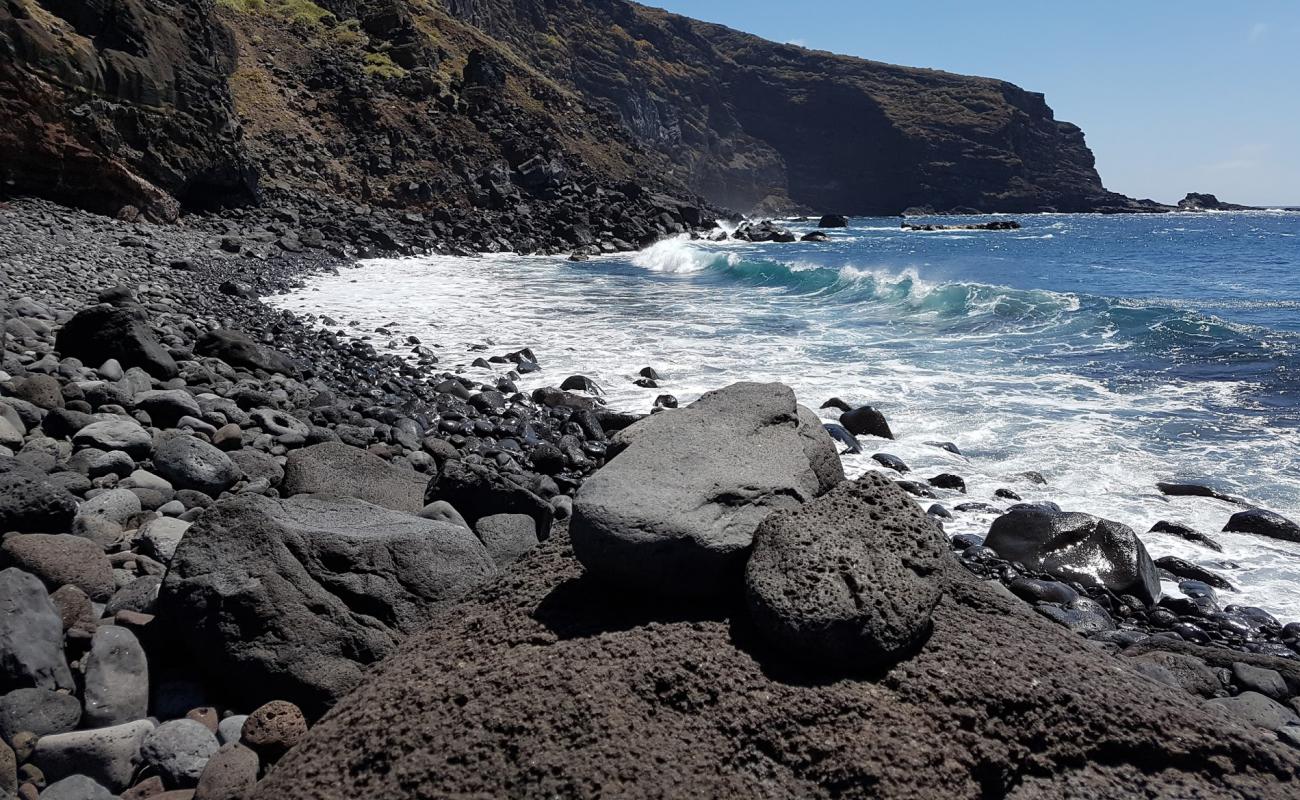 Photo de Playa de Callejoncito avec terrain rocheux de surface