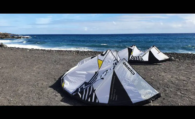 Photo de Playa del Burro avec galets gris de surface