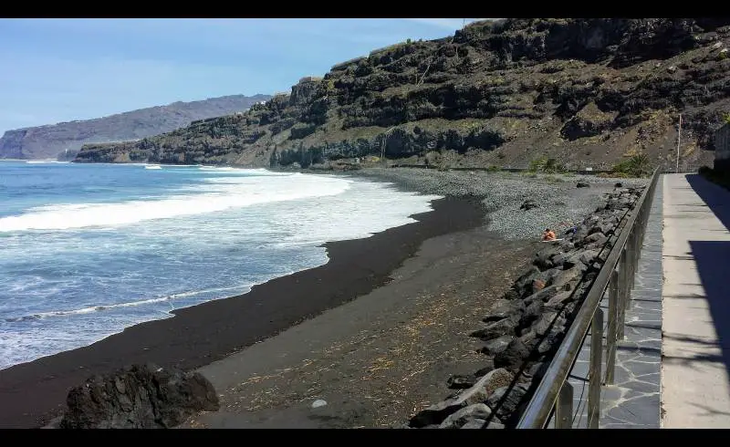 Photo de Playa Los Guirres avec #94 de surface