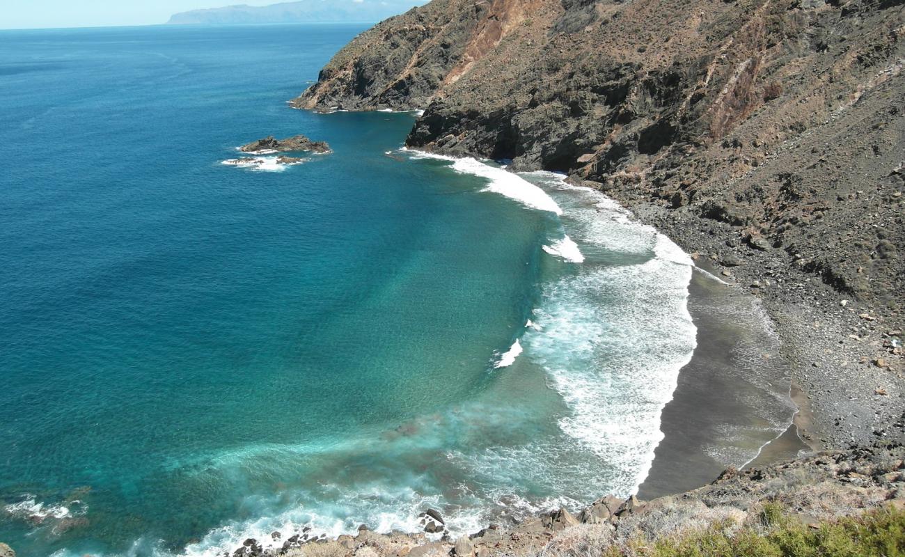 Photo de Baja de la Sepultura avec sable gris avec roches de surface