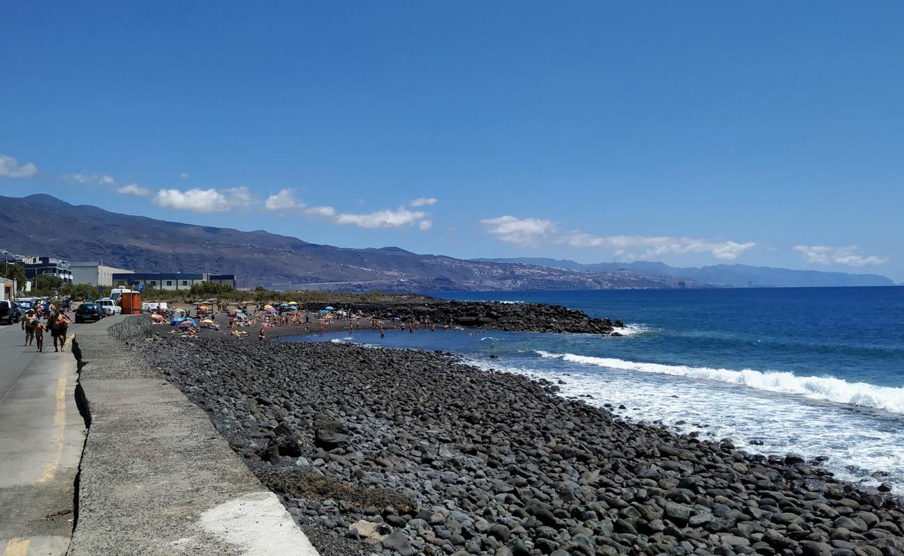 Photo de Playa de Chimisay avec sable gris de surface