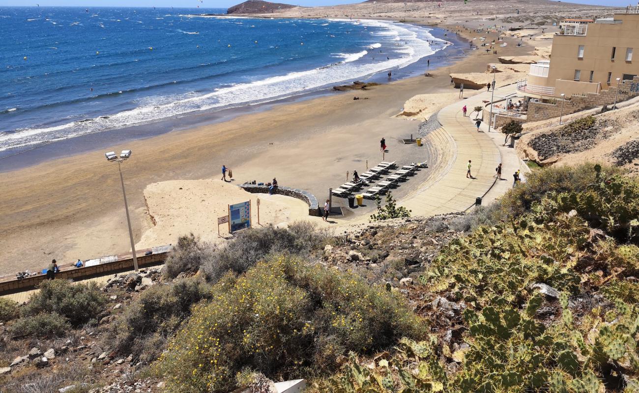 Photo de Playa el medano II avec sable brun de surface