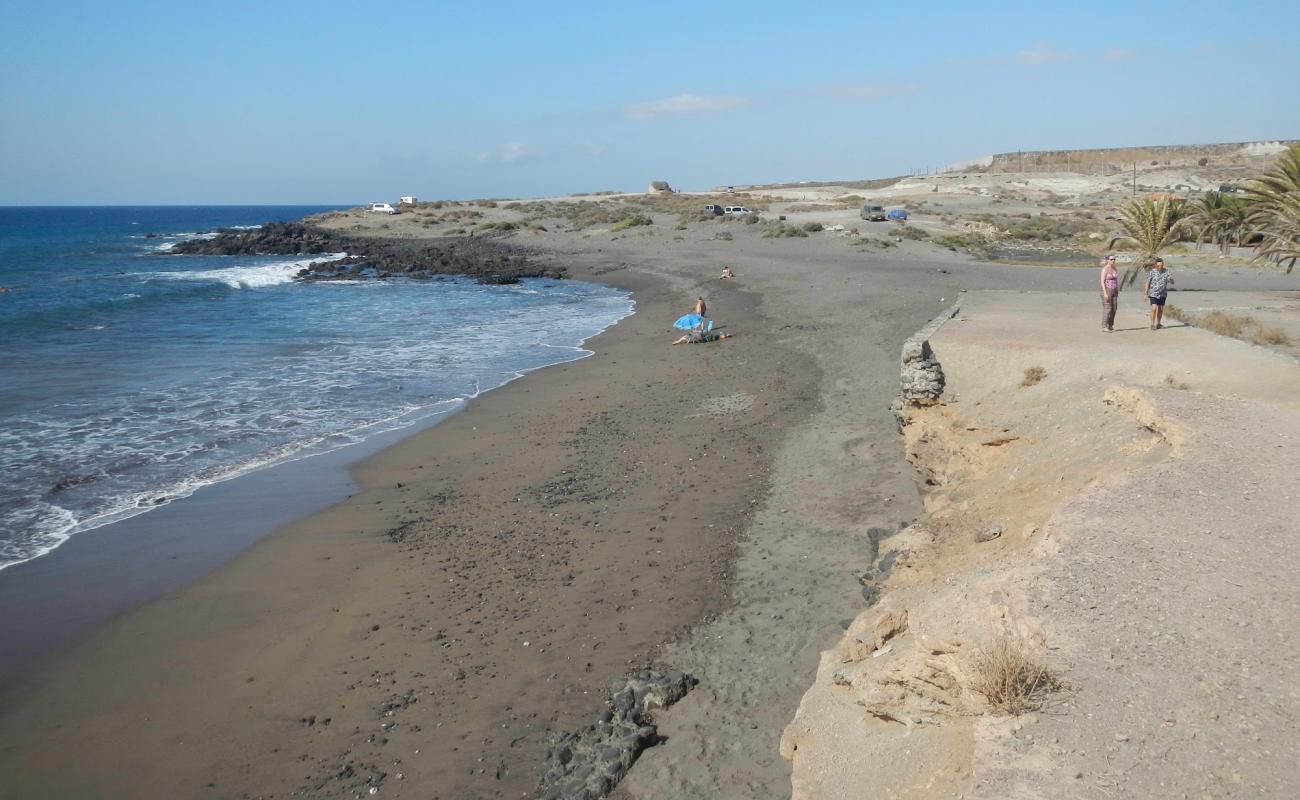 Photo de Playa la Maretas avec sable brun de surface