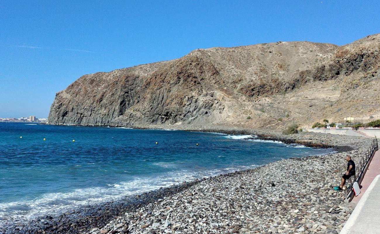 Photo de La Arenita Beach avec sable gris avec caillou de surface