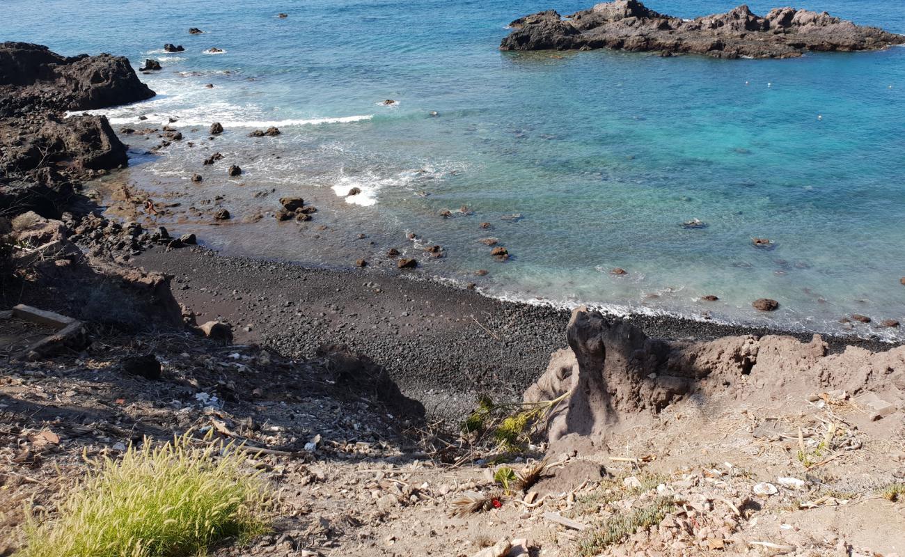 Photo de Playa Mendez avec sable gris avec roches de surface