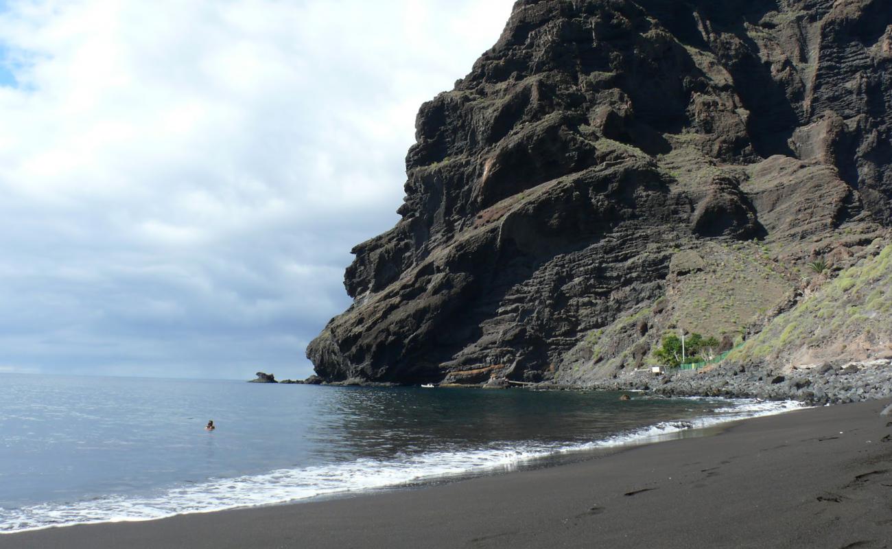 Photo de Playa de Masca avec sable gris de surface