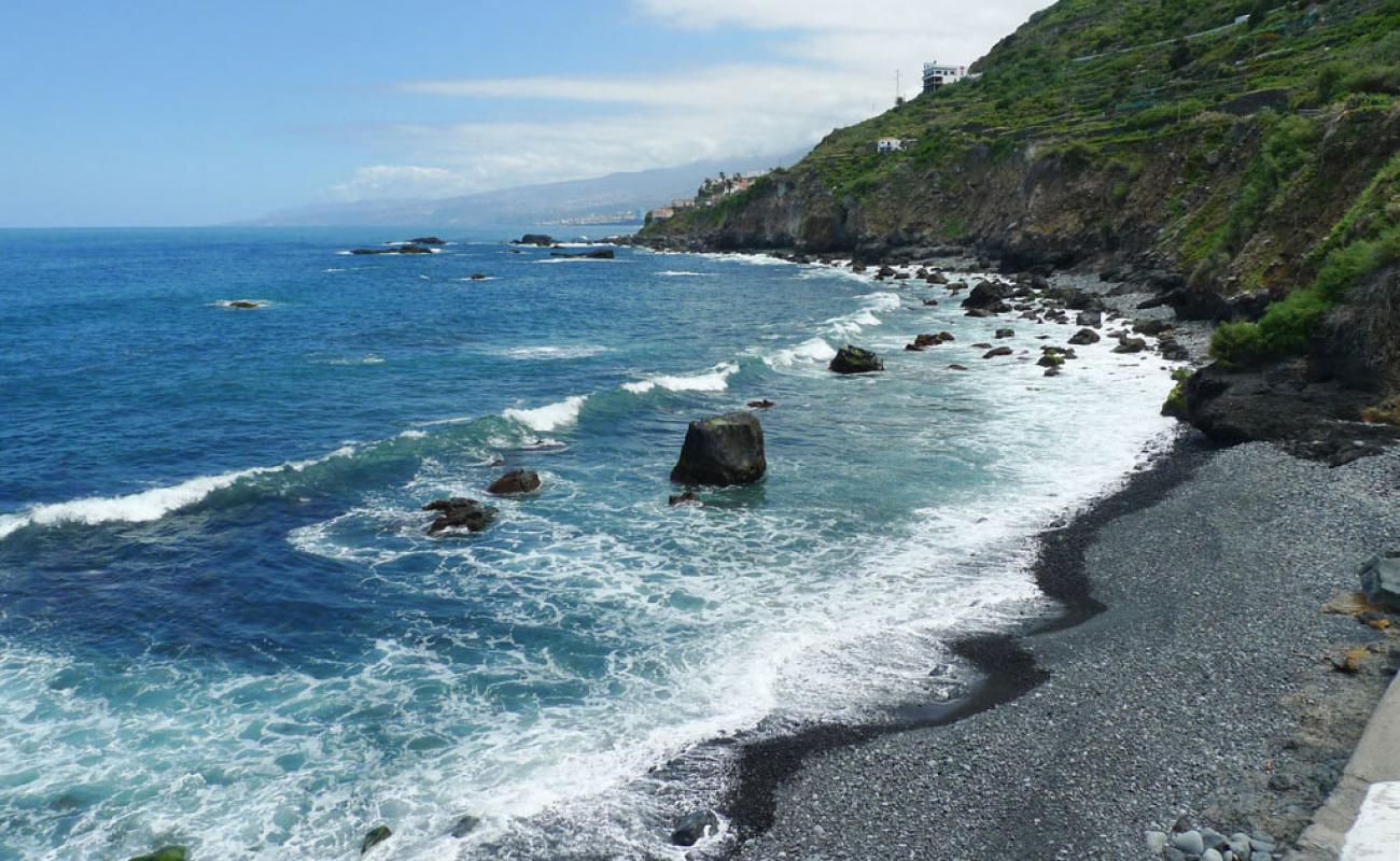 Photo de Playa de las Aguas avec terrain rocheux de surface