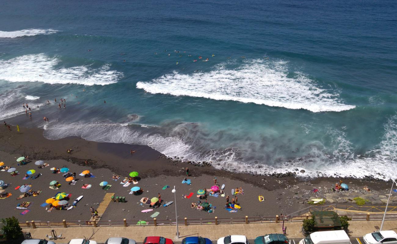 Photo de Plage de Socorro avec sable fin gris de surface