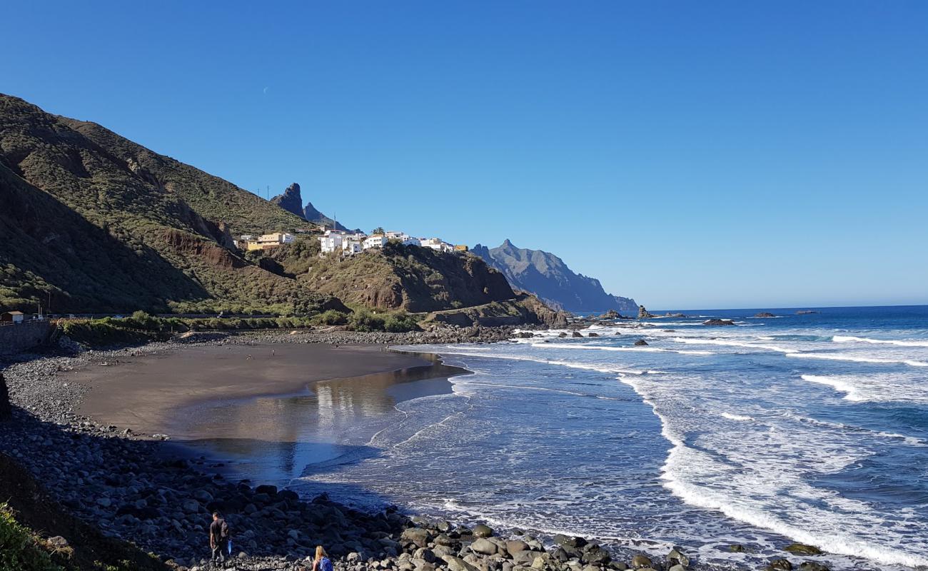 Photo de Plage de Benijo avec sable gris de surface