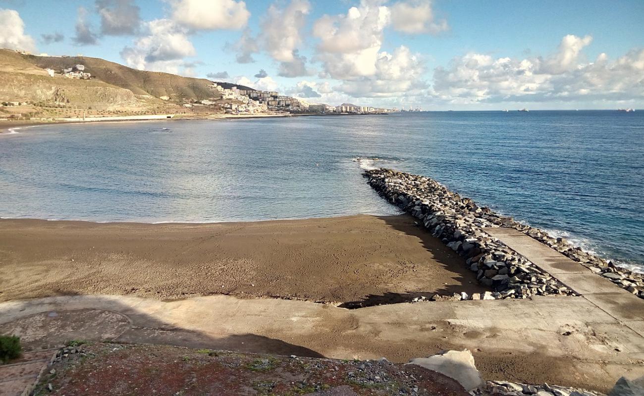 Photo de Playa De La Laja avec sable gris de surface