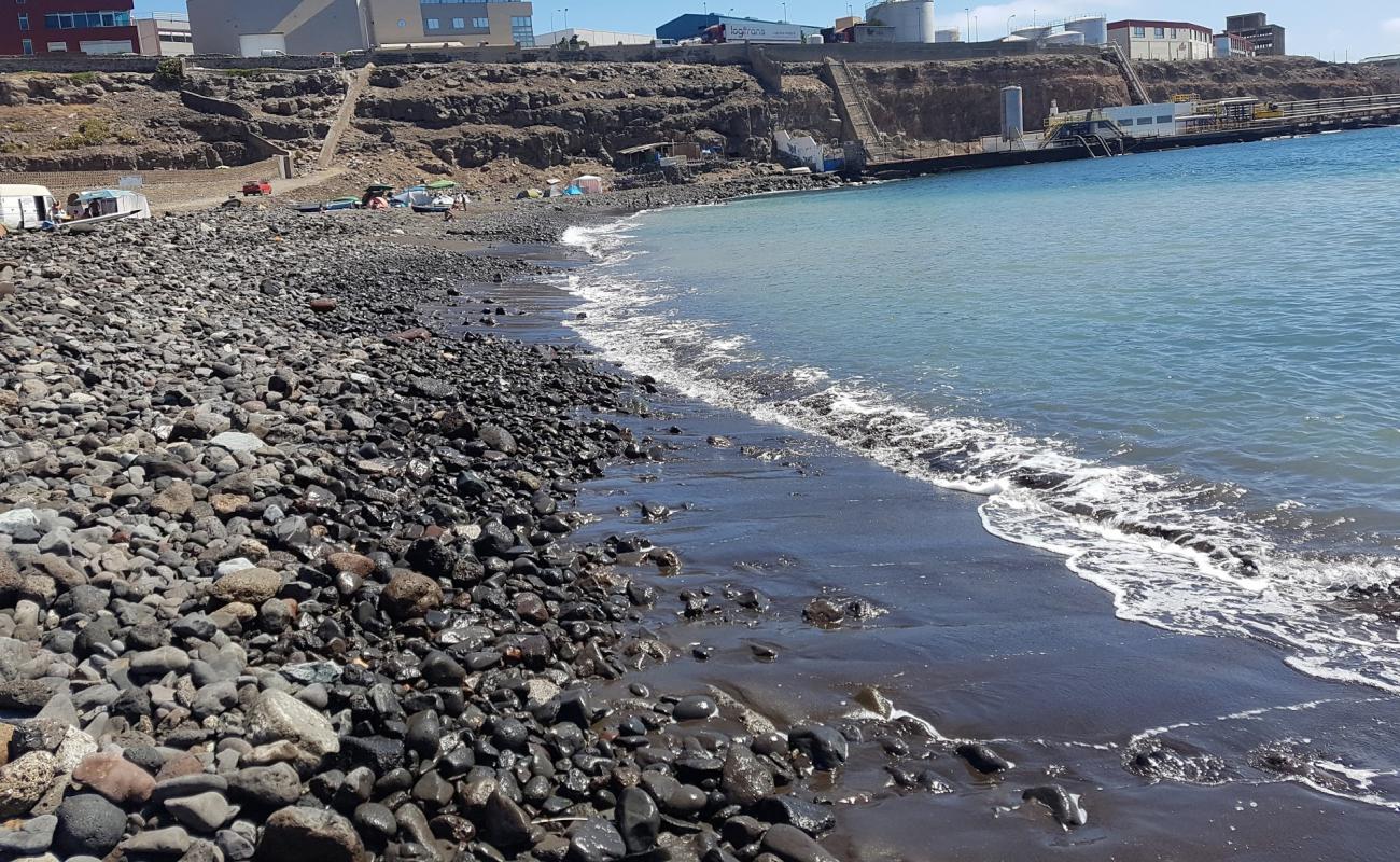 Photo de Playa de la Hullera avec sable gris avec caillou de surface