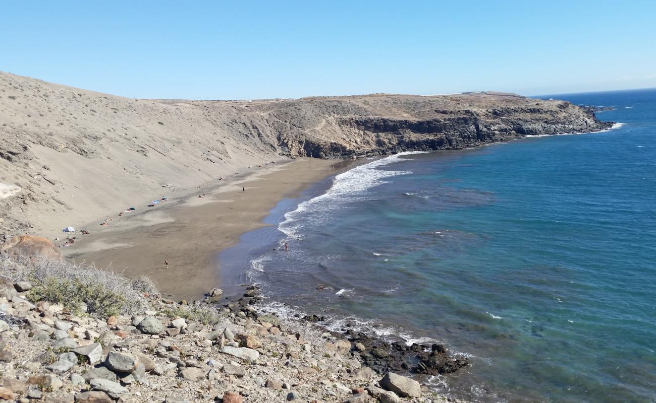 Photo de Playa Montana Arena avec sable beige fin de surface