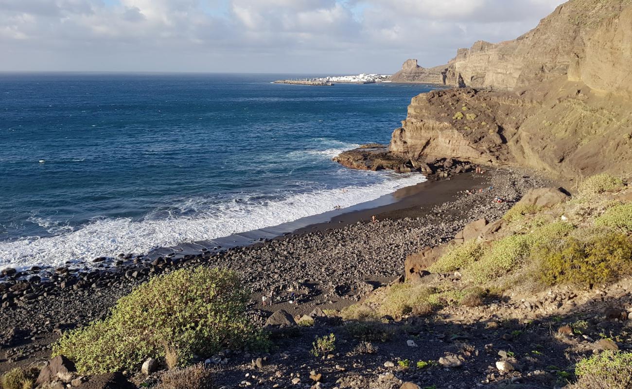 Photo de Guayedra Beach avec sable gris & galets de surface