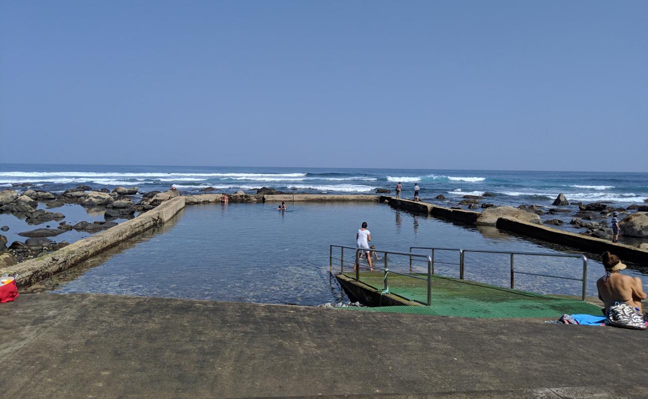 Photo de Piscina Natural El Altillo avec surface béton pavée de surface