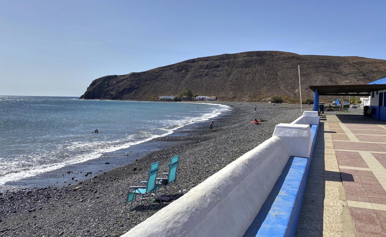 Photo de Playa Giniginamar avec sable gris avec caillou de surface