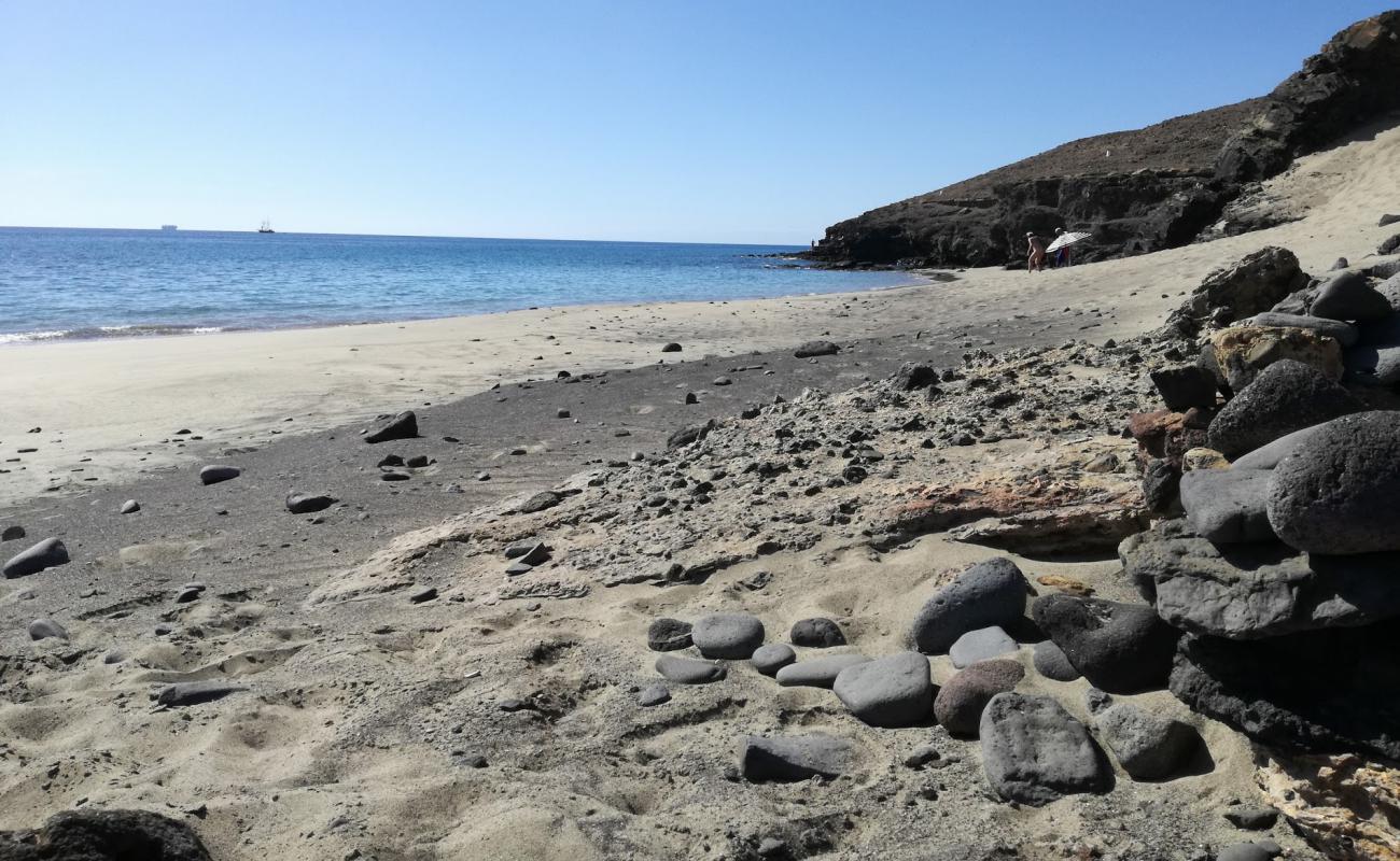 Photo de Playa de La Senora avec sable beige de surface