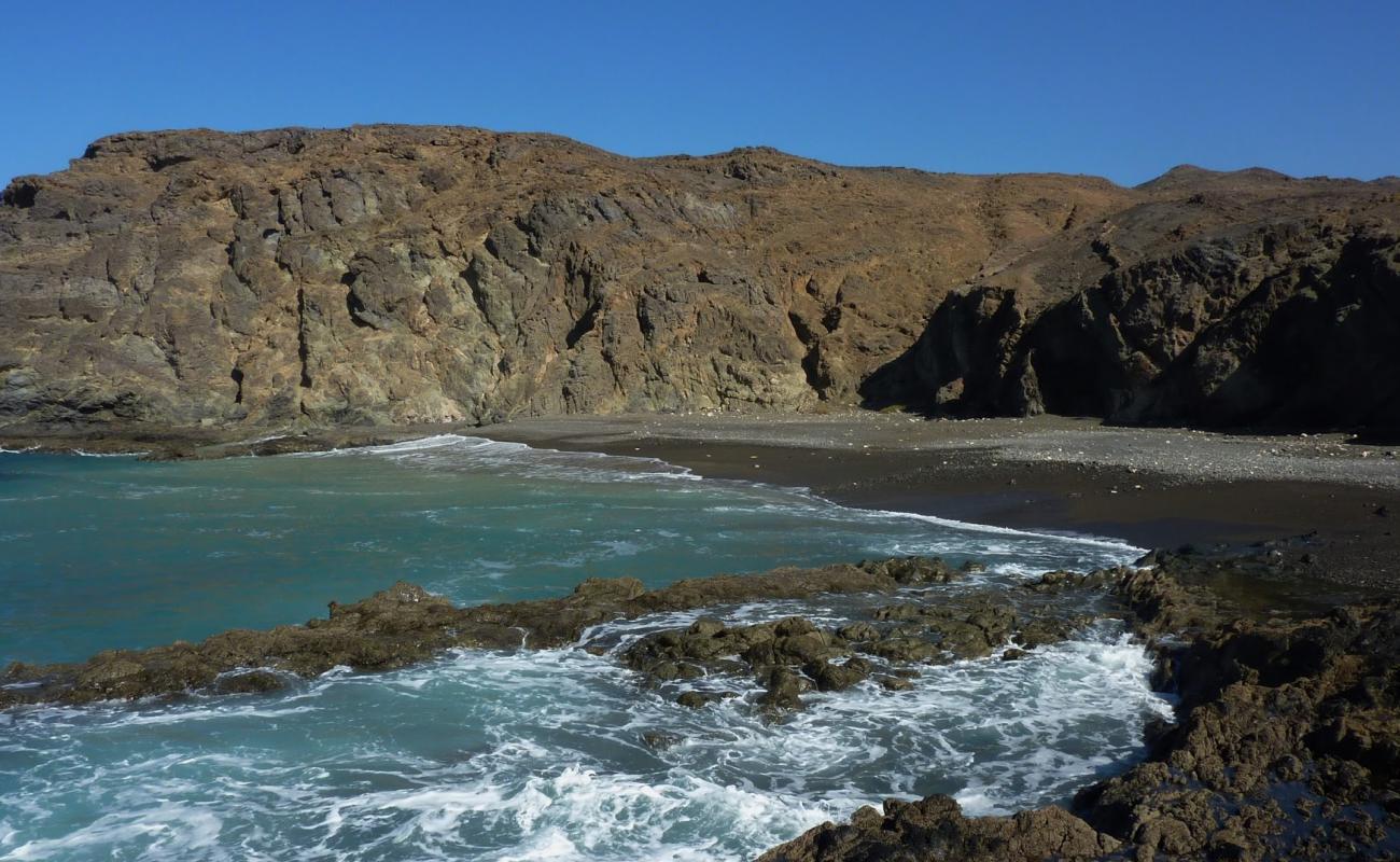 Photo de Playa de Terife avec sable blanc avec roches de surface