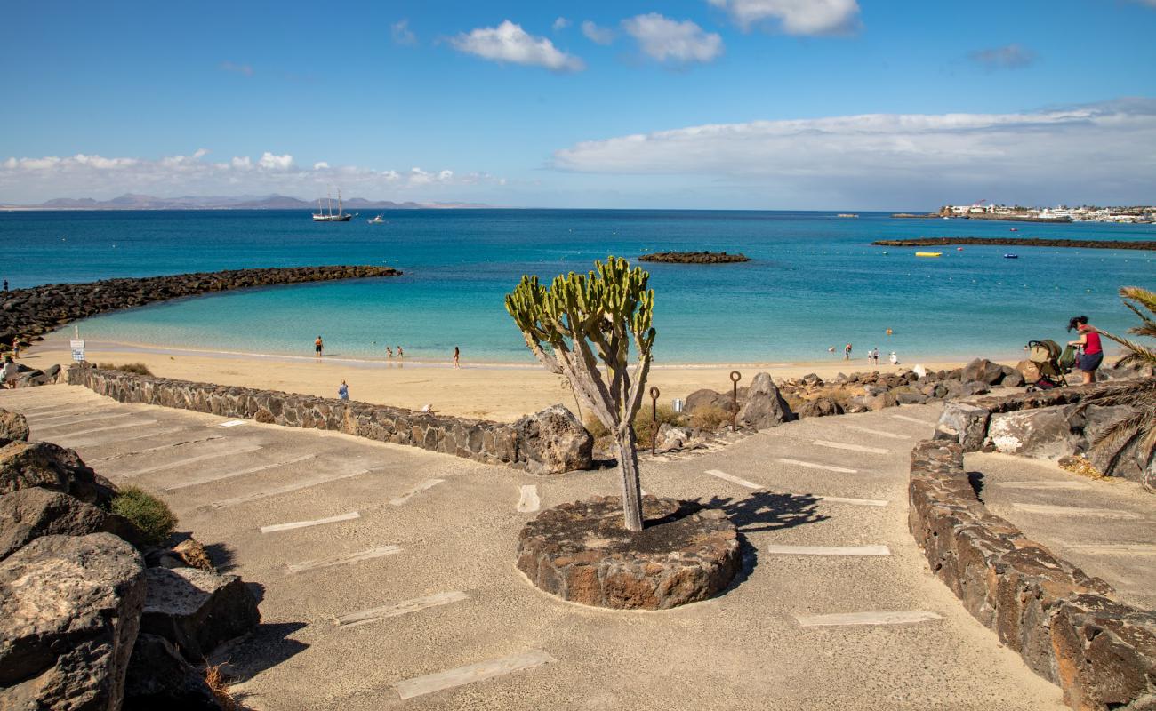 Photo de Plage Dorada avec sable fin et lumineux de surface