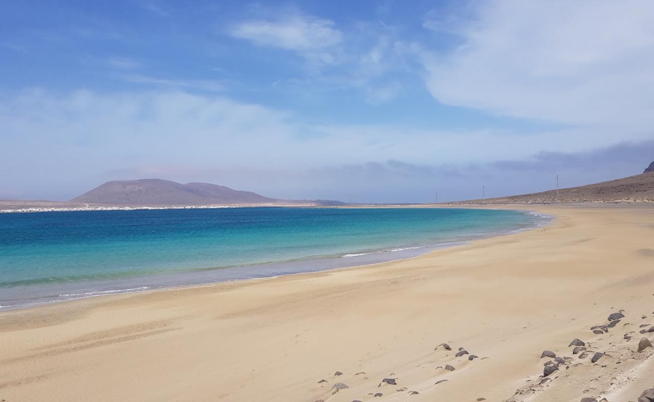 Photo de Playa del Risco avec sable beige fin de surface