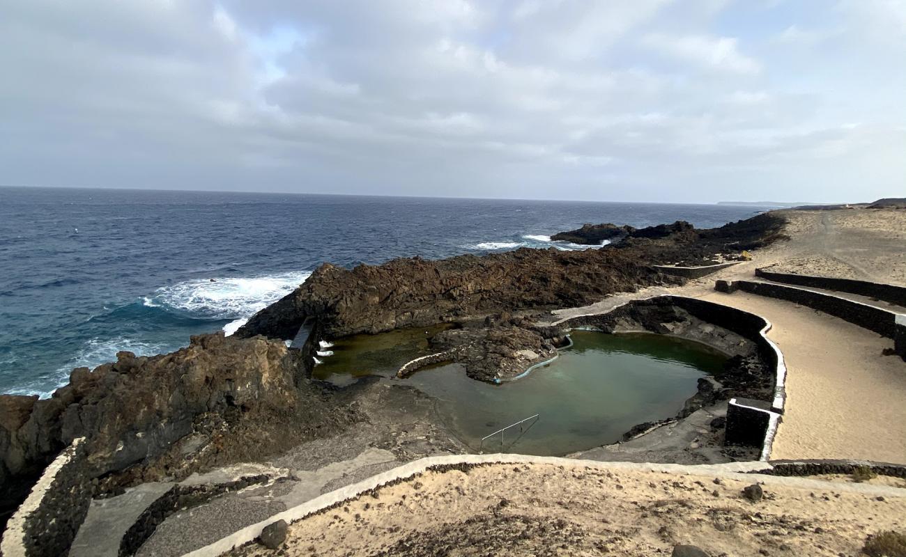 Photo de Piscina Natural Coloseo avec roches de surface