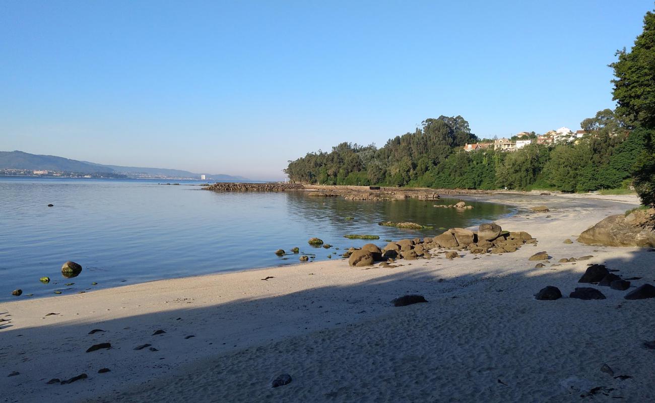 Photo de Praia de Vilela avec sable blanc de surface