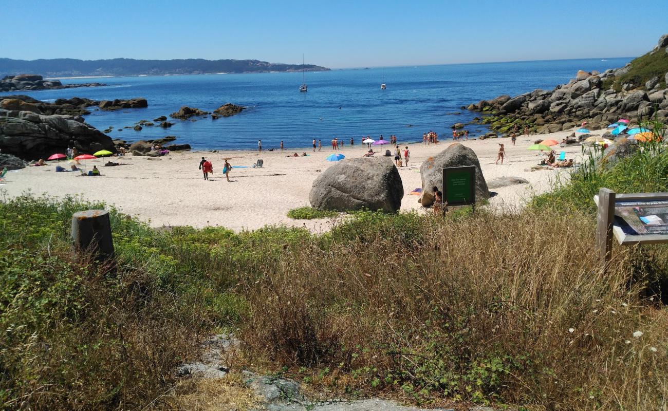 Photo de Praia do Ancoradoiro avec sable lumineux de surface