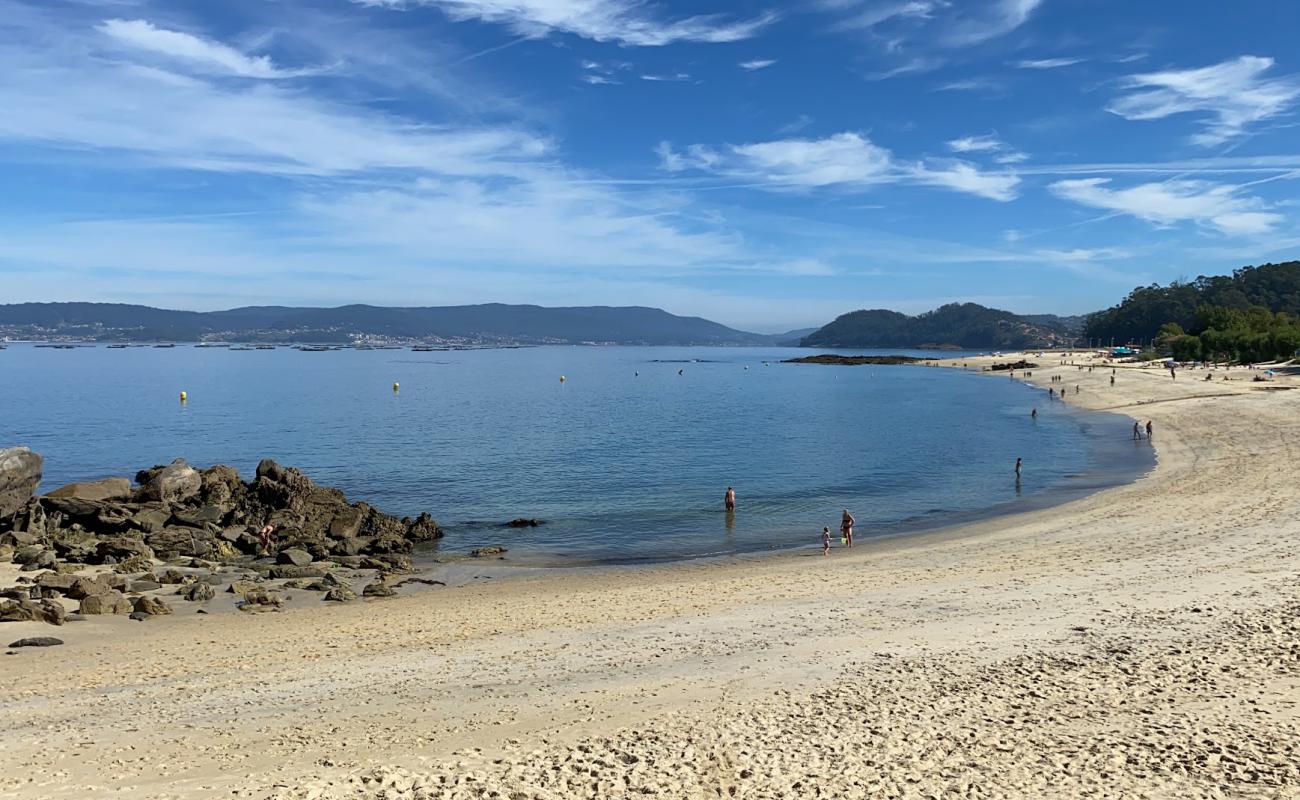 Photo de Praia Agrelo Portomaior avec sable fin blanc de surface