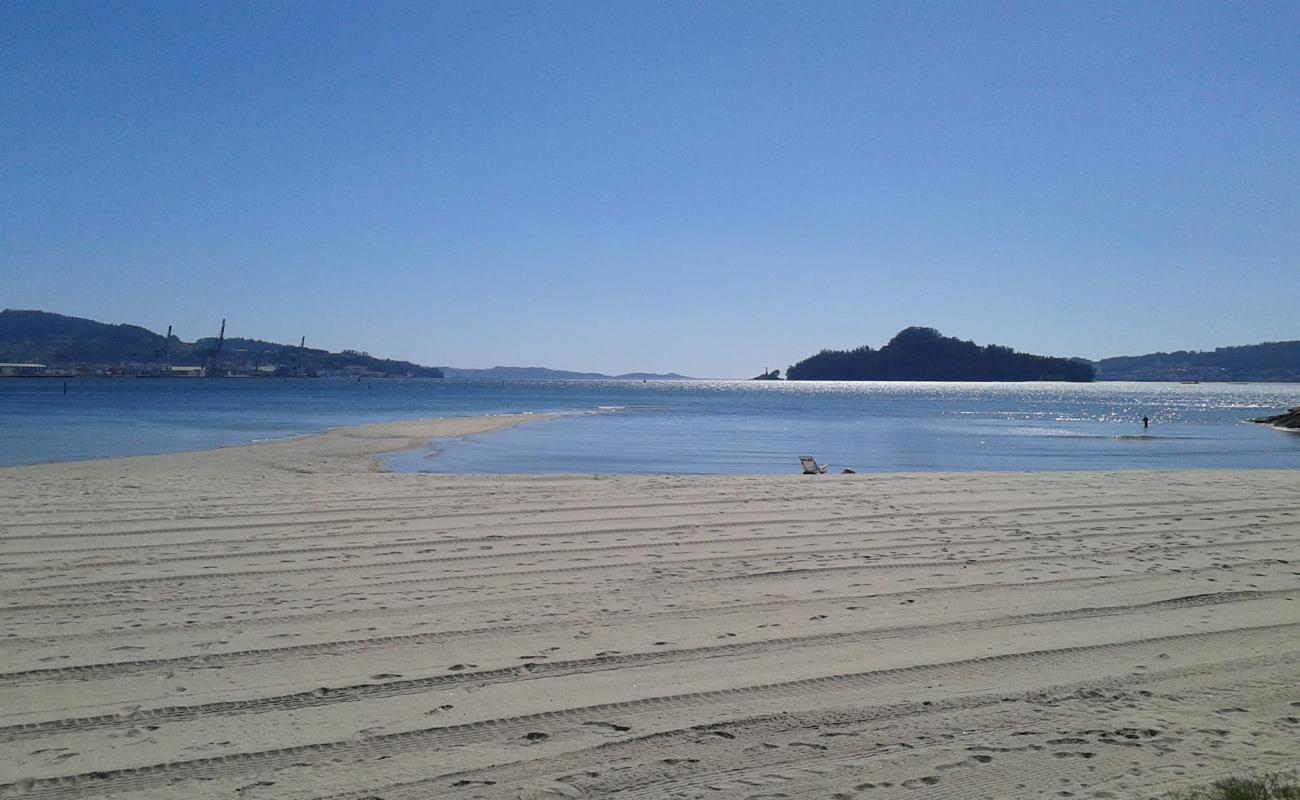 Photo de Praia de Lourido avec sable blanc de surface